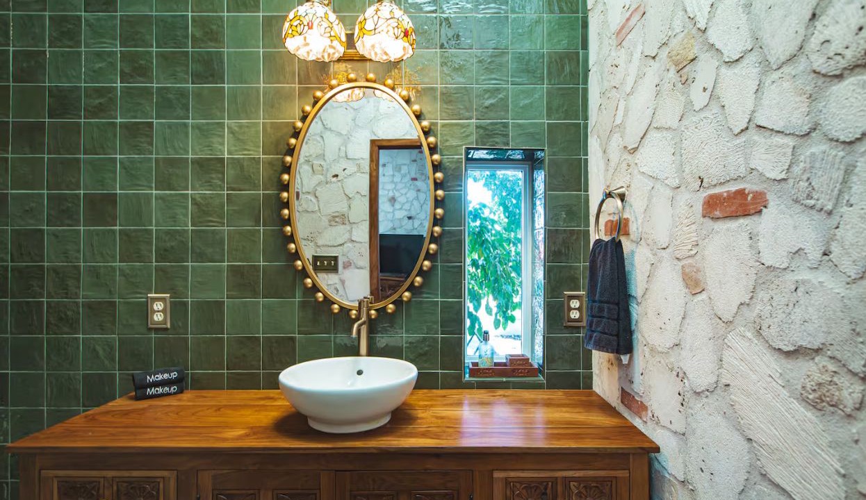 Photo of Bathroom in Estate East Street
