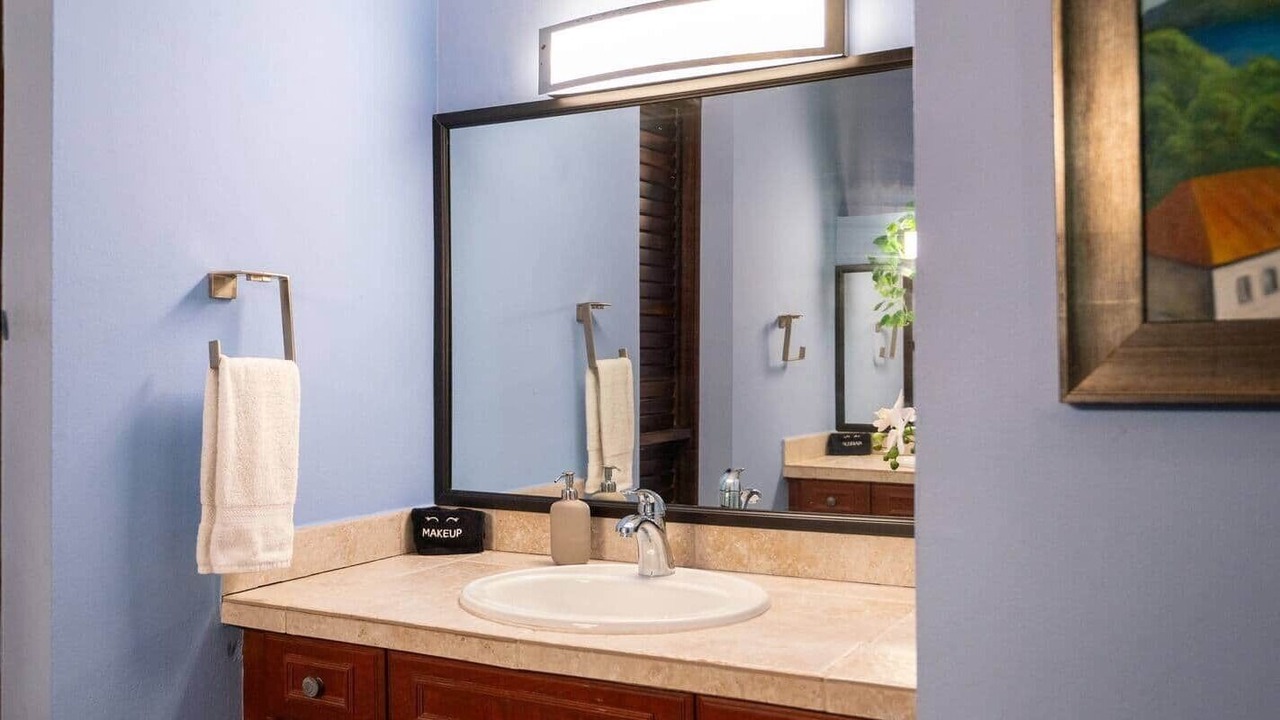 Photo of Bathroom in Tropaco Point