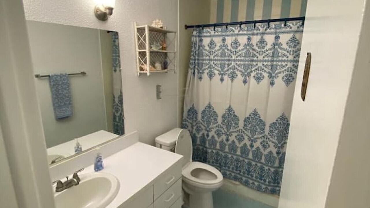 Photo of Bathroom in Estate Salt River