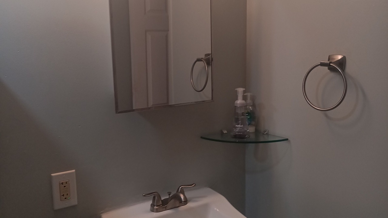 Photo of Bathroom in Estate East Street