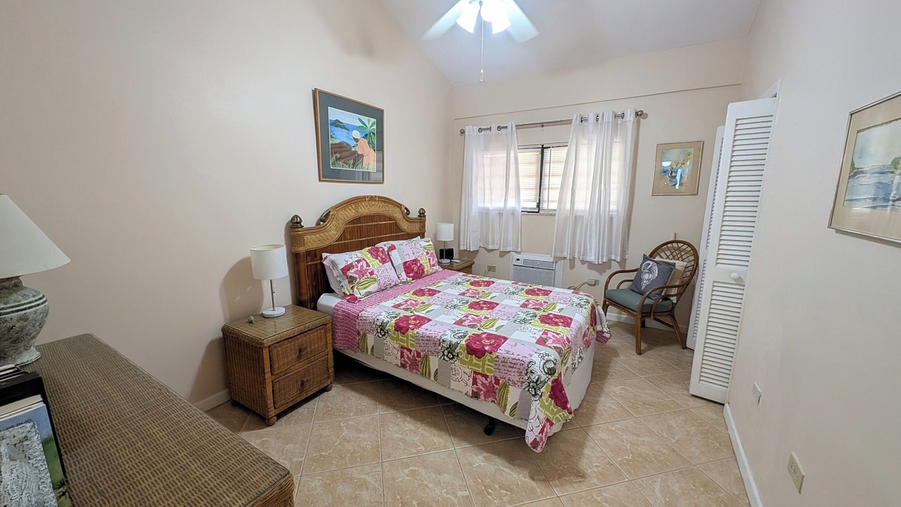 Photo of Bedroom in Estate Little Princess North