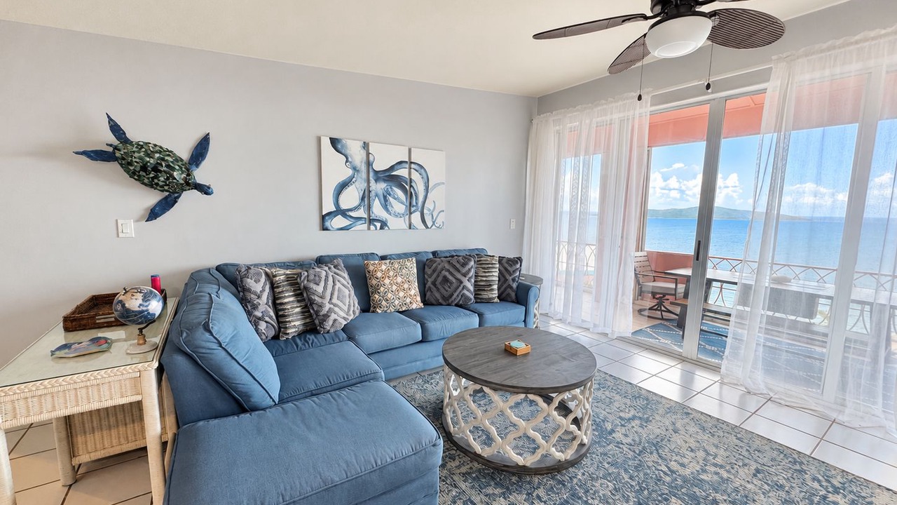 Photo of Livingroom in Estate Coakley Bay