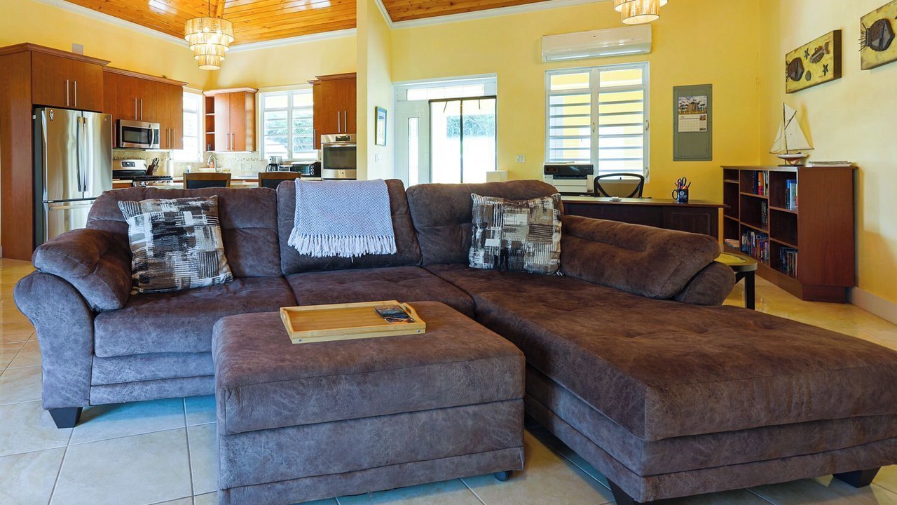 Photo of Livingroom in Estate Golden Rock
