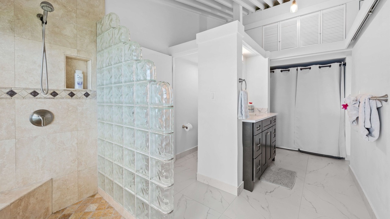 Photo of Bathroom in Estate Lovenlund