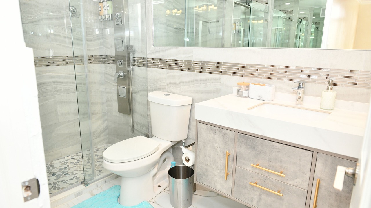 Photo of Bathroom in Orange Grove
