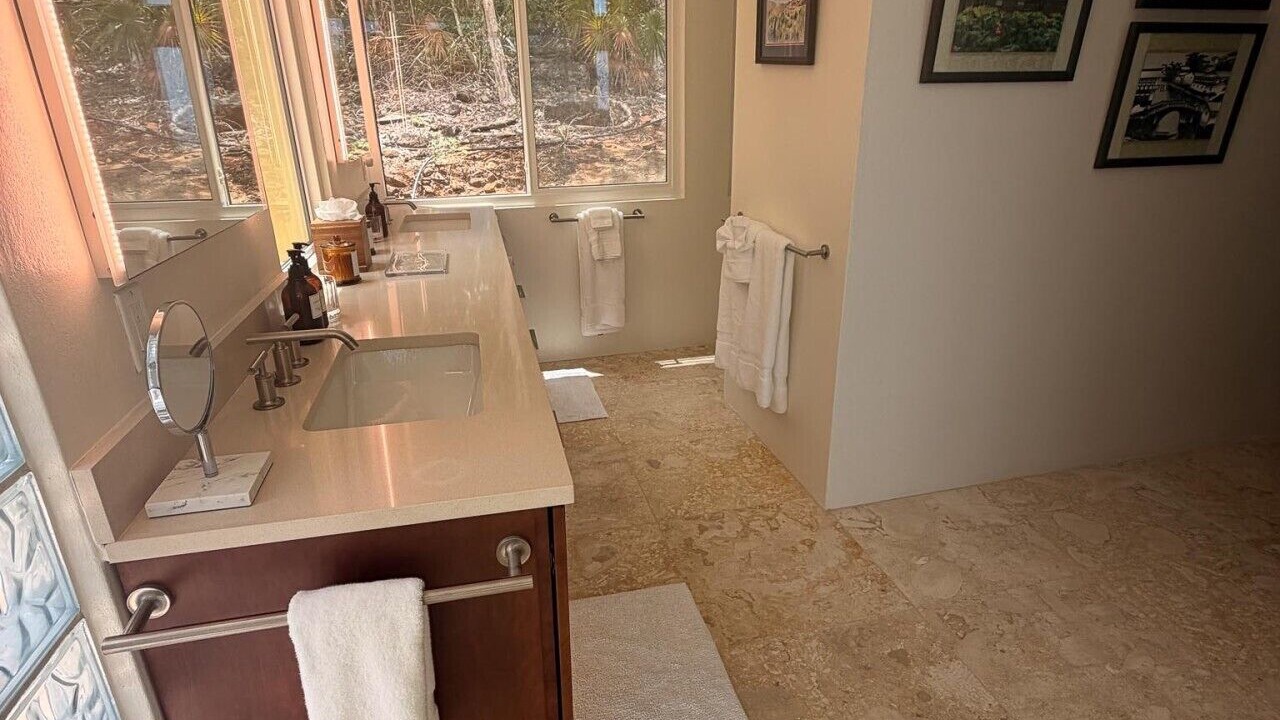 Photo of Bathroom in Estate Little Saint Thomas