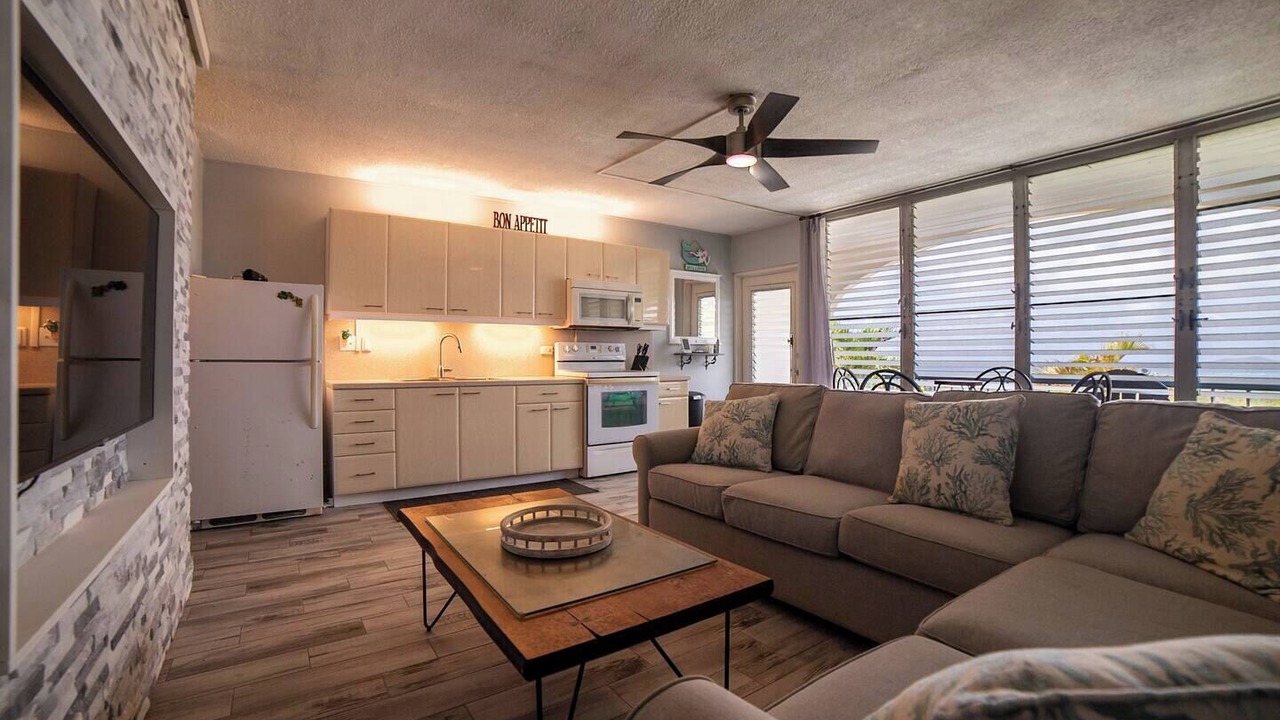 Photo of Livingroom in Orange Grove