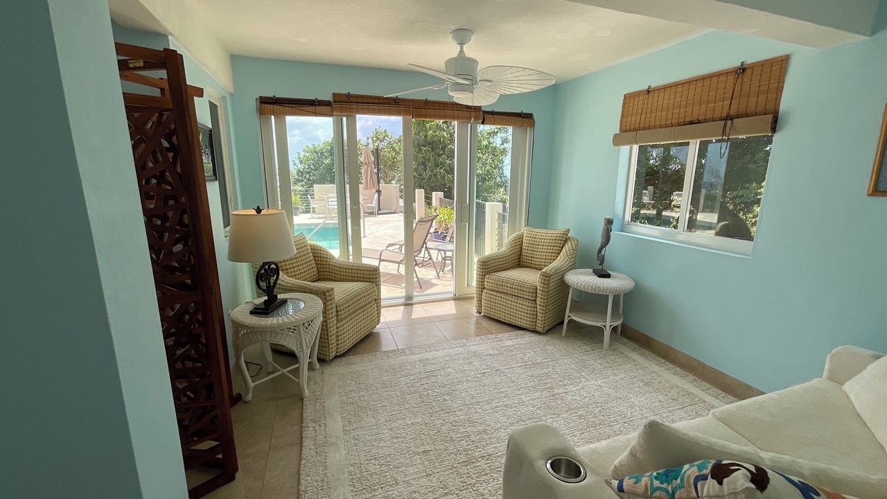 Photo of Livingroom in Estate Prosperity West
