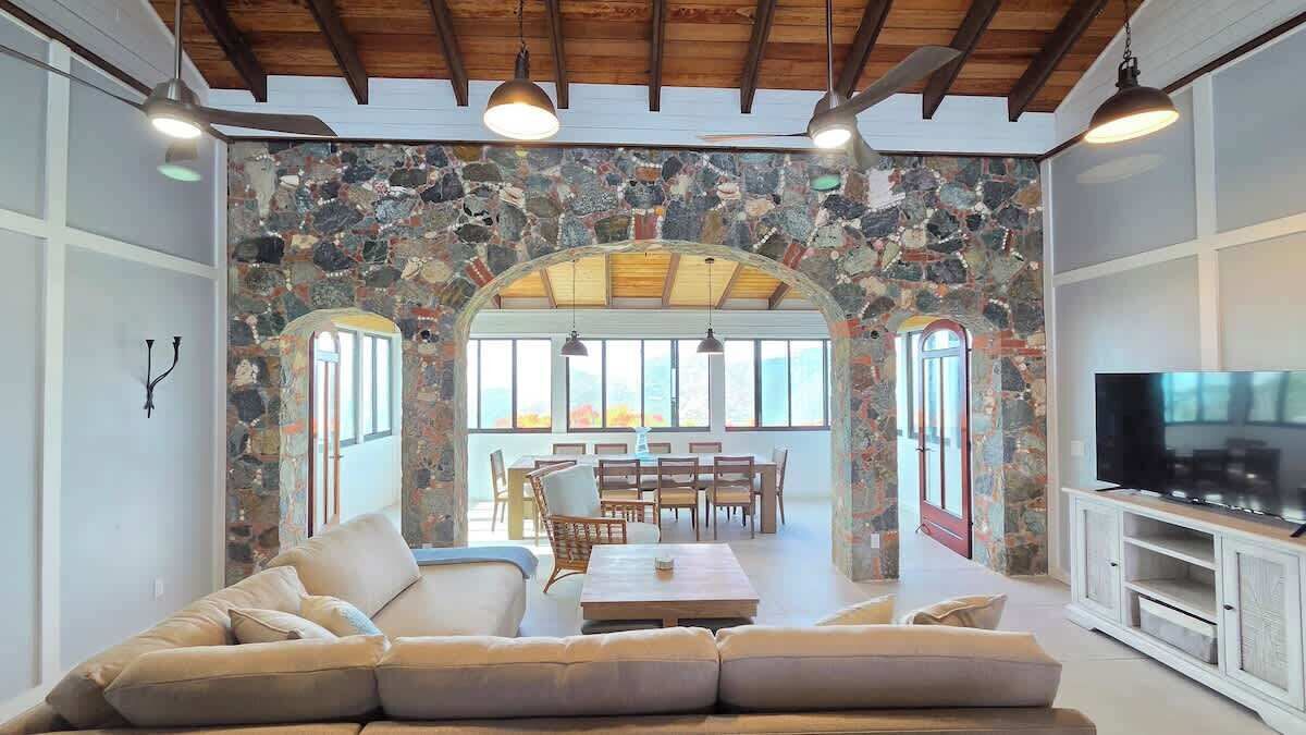 Photo of Livingroom in Ajax Peak