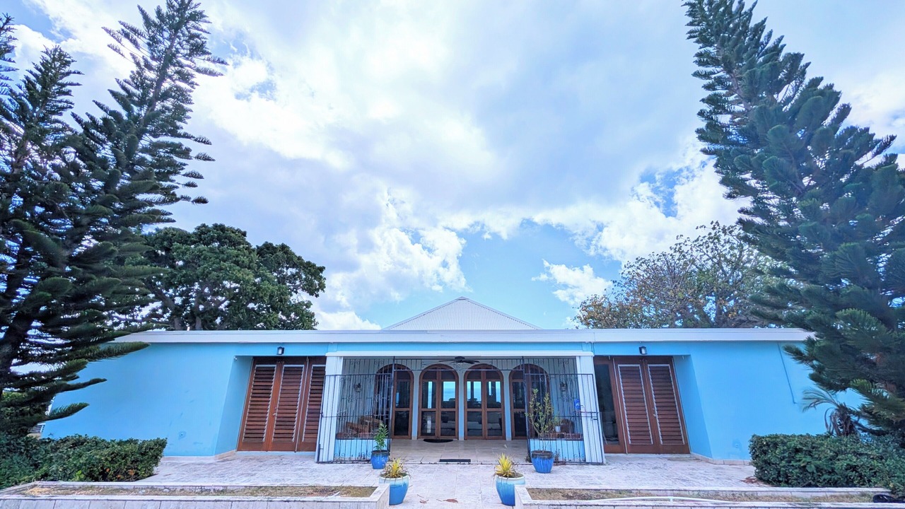 Photo of Outdoor in Estate Sprat Hall