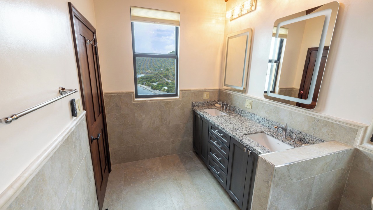 Photo of Bathroom in Estate Hansen Bay