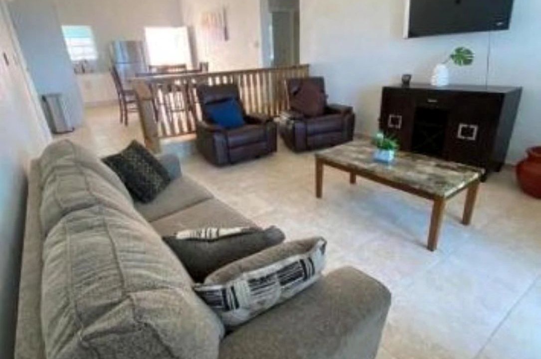 Photo of Livingroom in Estate Lower John Dunko