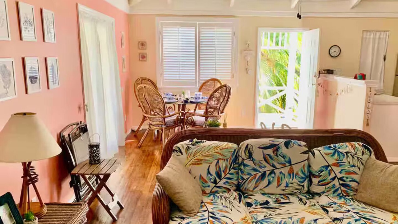 Photo of Livingroom in Chenay Bay