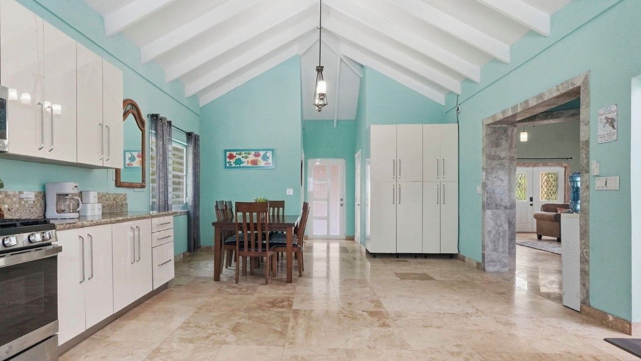 Photo of Kitchen in Estate Enfield Green
