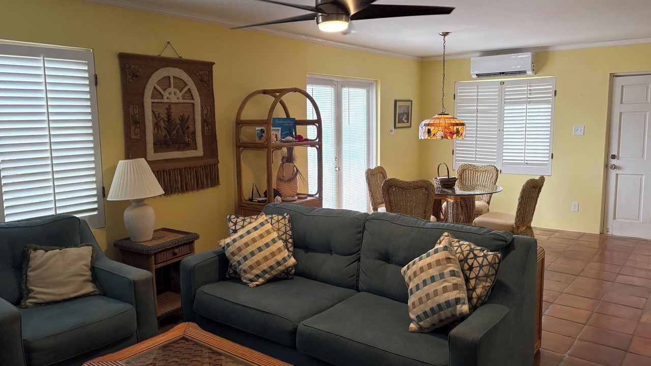 Photo of Livingroom in Chenay Bay