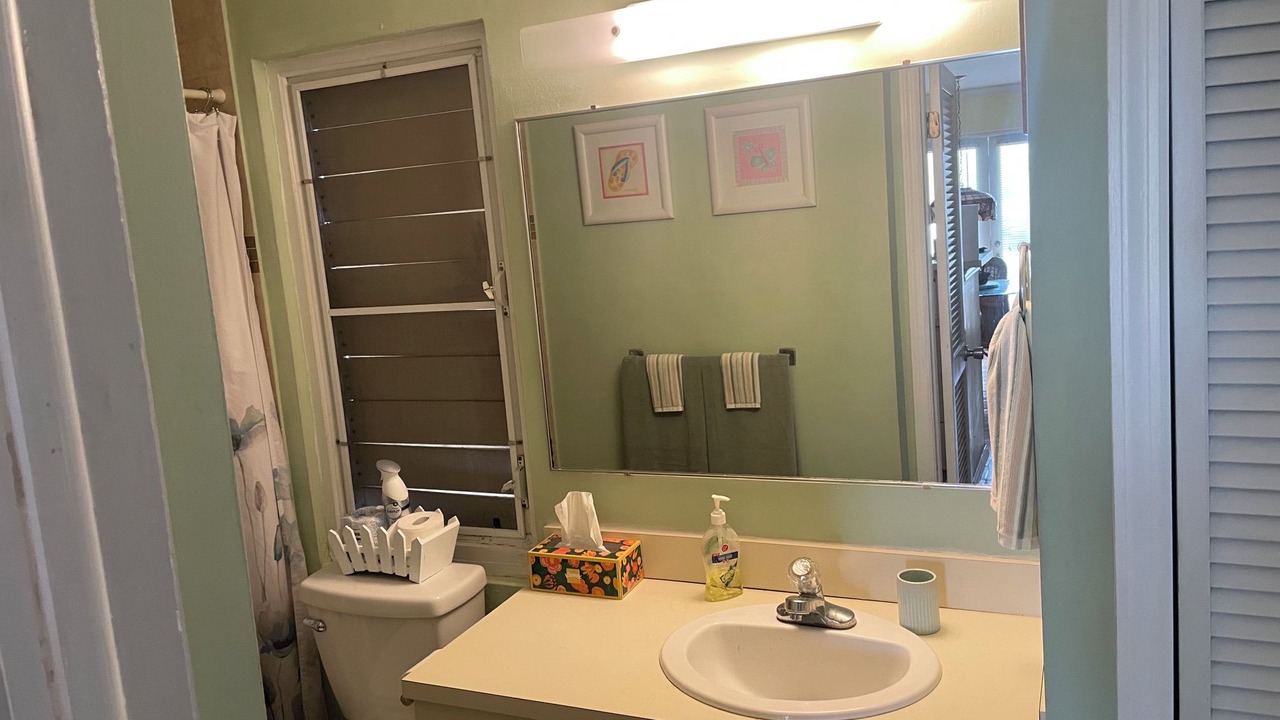 Photo of Bathroom in Chenay Bay