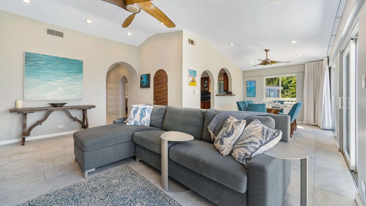 Photo of Livingroom in Estate Caret Bay