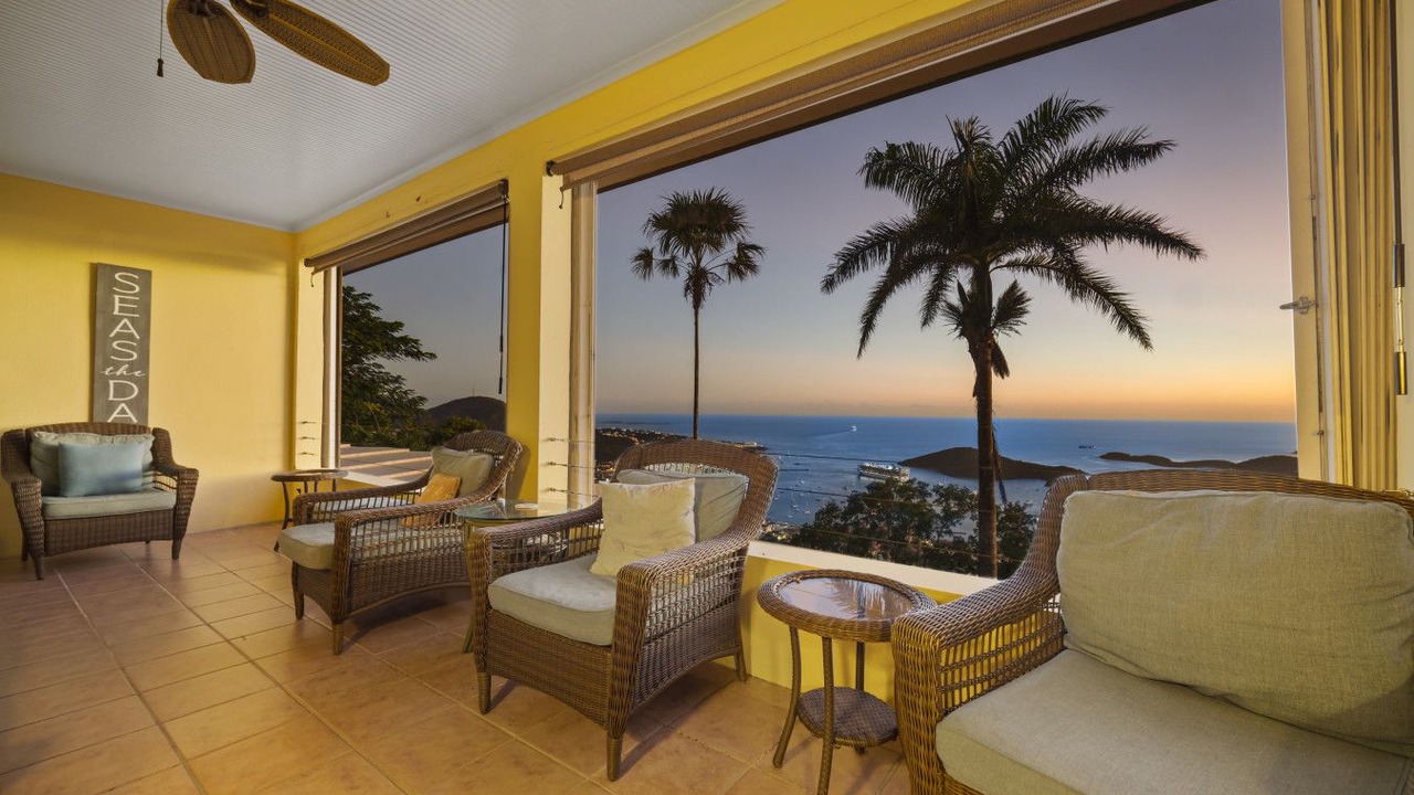 Photo of Patio Balcony in Mafolie