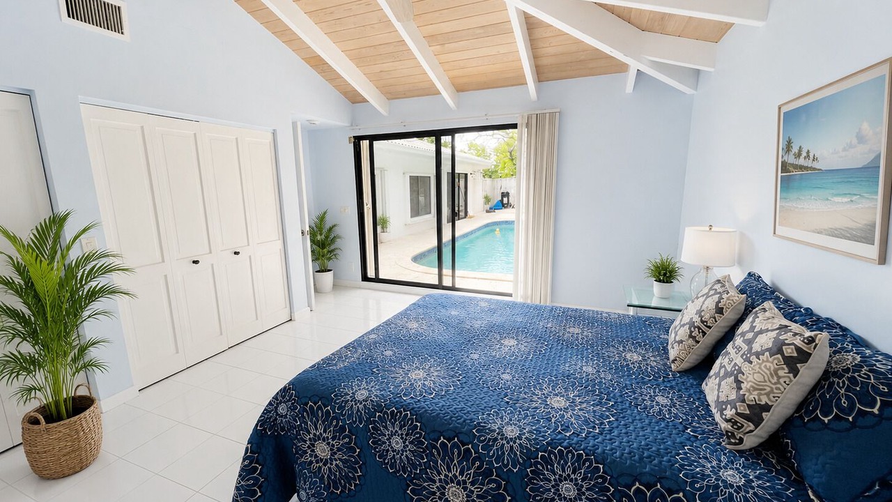 Photo of Bedroom in Estate Frenchman Bay