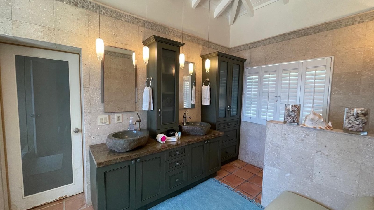 Photo of Bathroom in Estate Peterborg