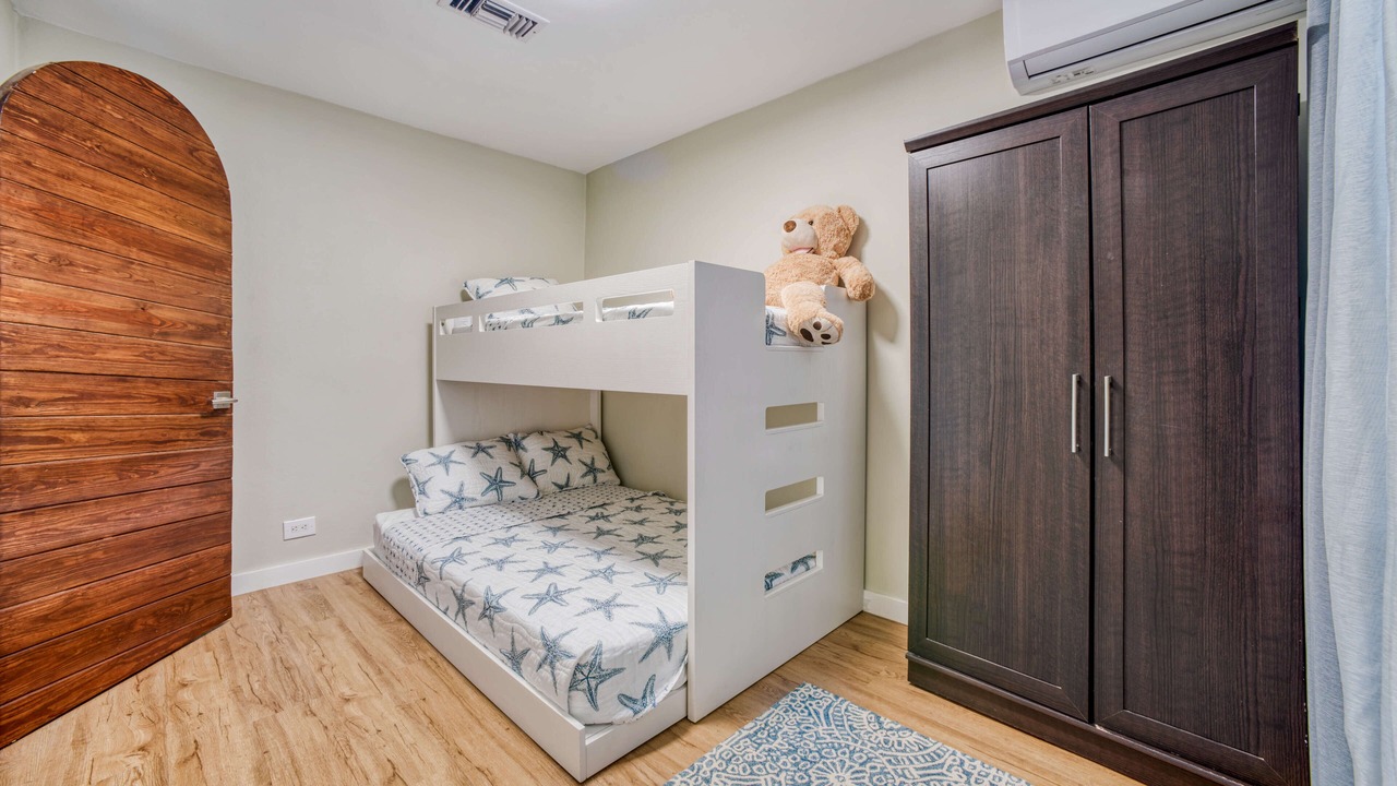 Photo of Bedroom in Estate Caret Bay