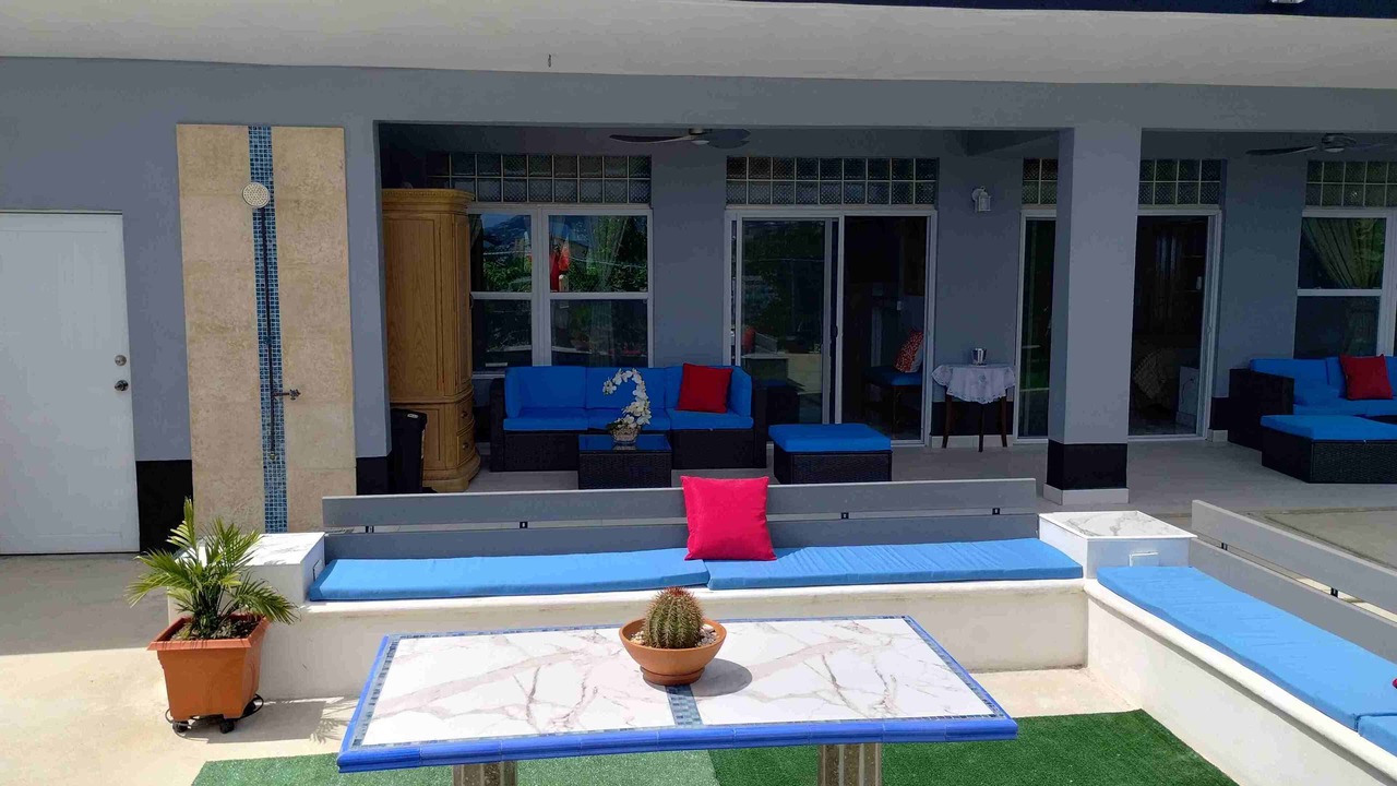 Photo of Patio Balcony in Estate Contant