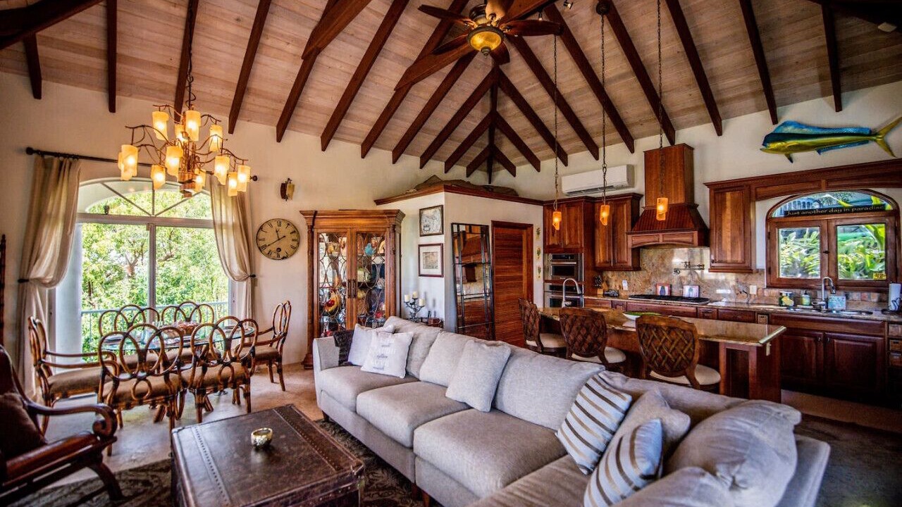 Photo of Livingroom in Hart Bay