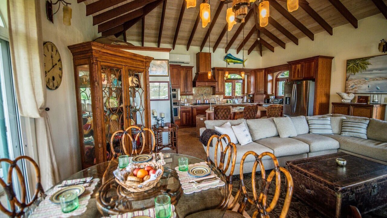 Photo of Livingroom in Hart Bay