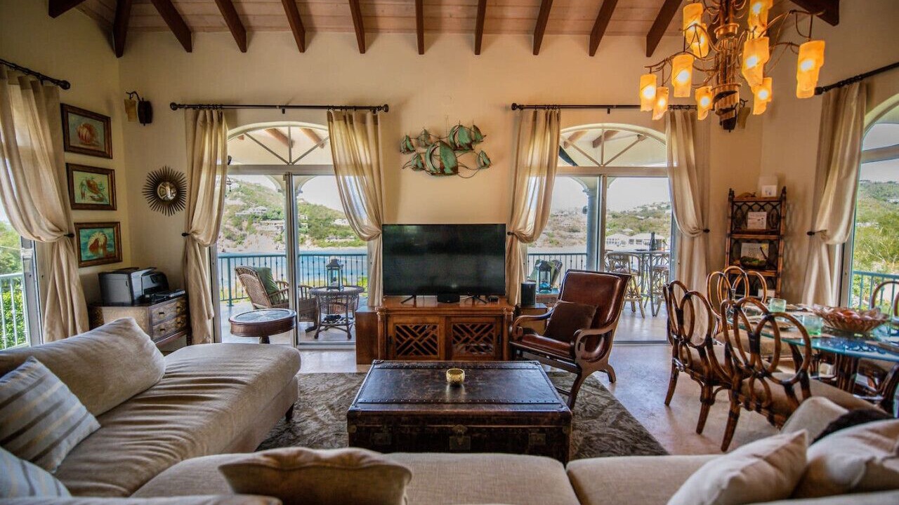 Photo of Livingroom in Hart Bay