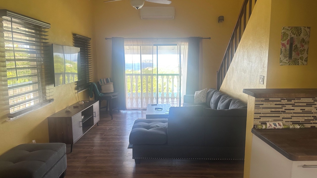 Photo of Livingroom in Hart Bay