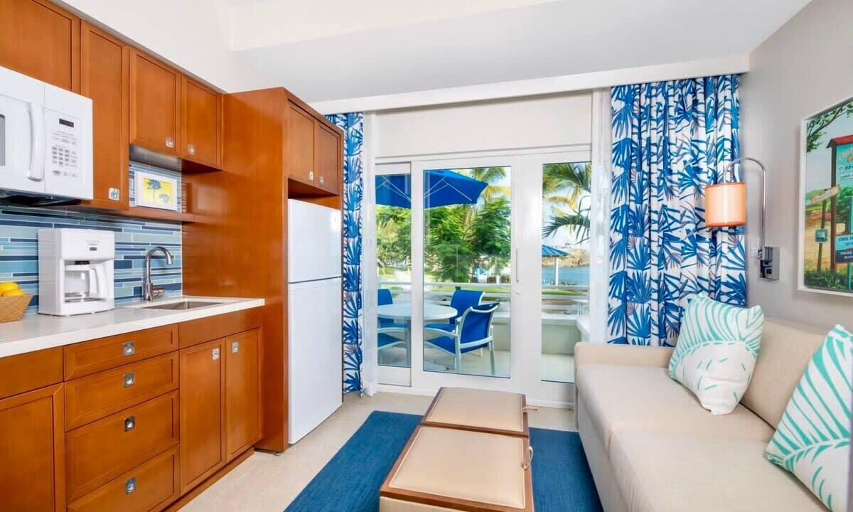 Photo of Livingroom in Estate Frenchman Bay