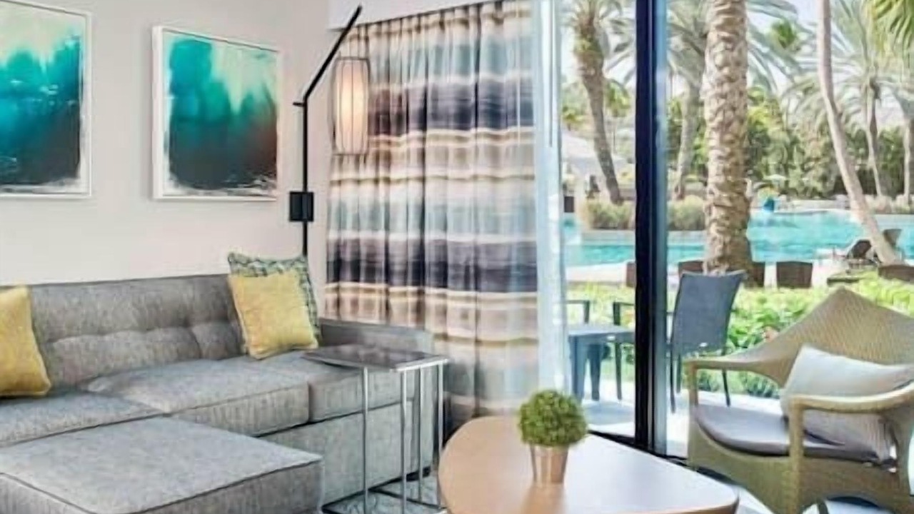 Photo of Livingroom in Contant Hill