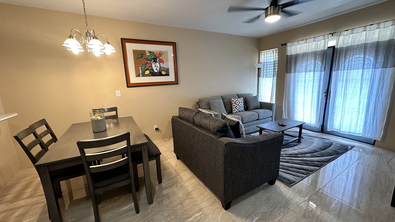 Photo of Livingroom in Benner