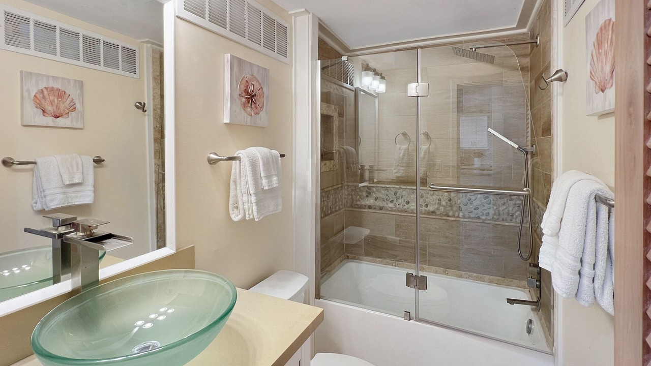 Photo of Bathroom in Estate Golden Rock