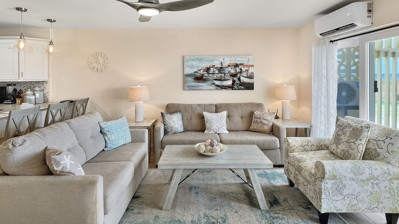 Photo of Livingroom in Estate Golden Rock