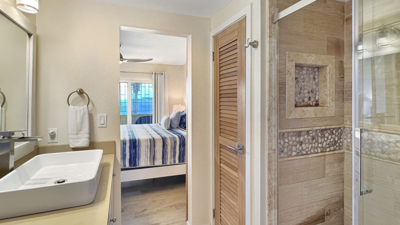 Photo of Bathroom in Estate Golden Rock