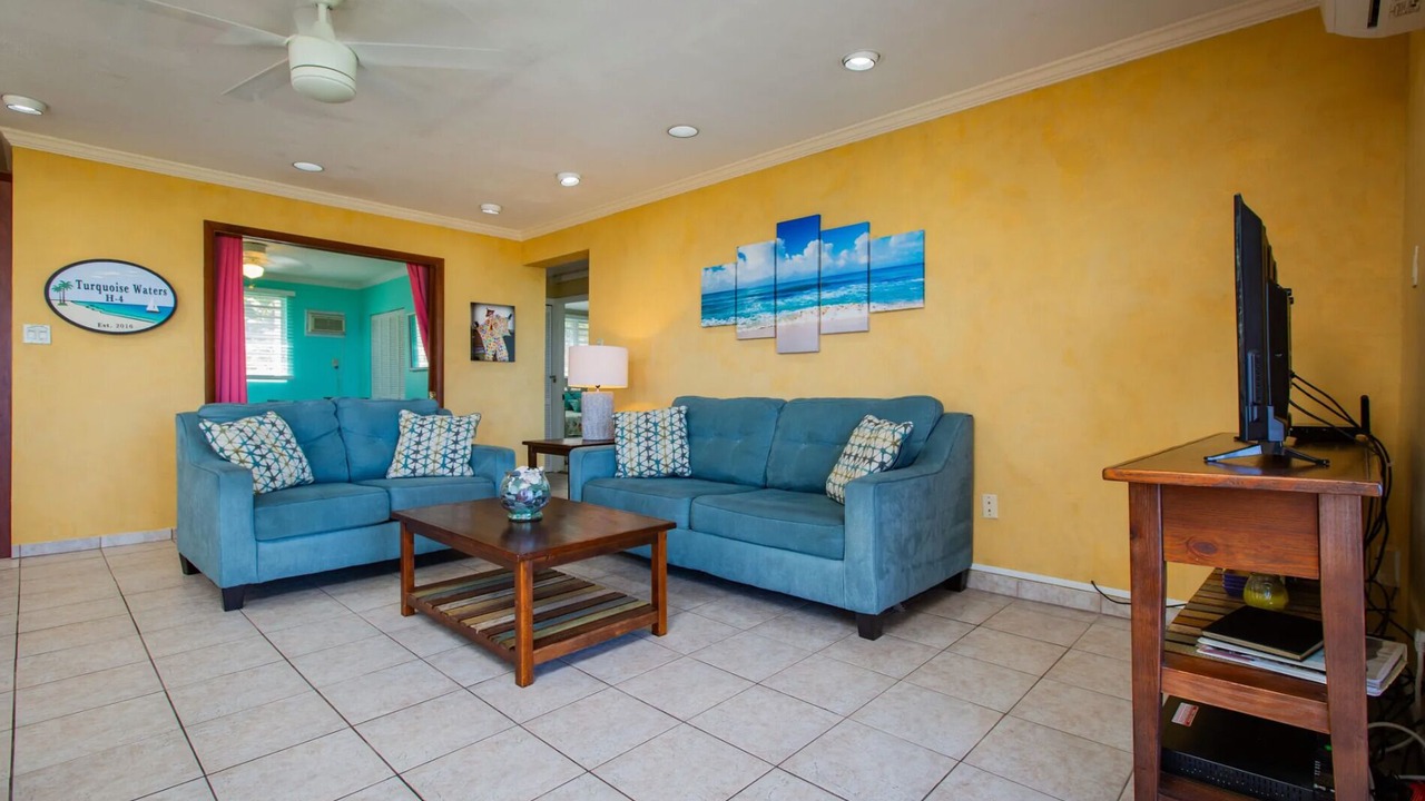 Photo of Livingroom in Estate Coakley Bay