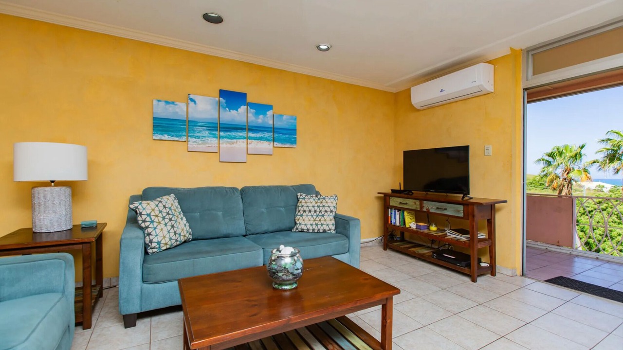 Photo of Livingroom in Estate Coakley Bay