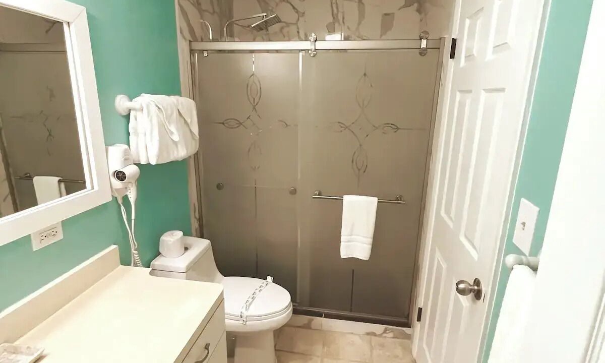Photo of Bathroom in Estate Golden Rock
