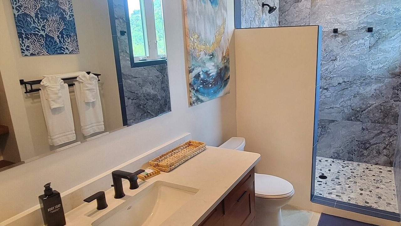 Photo of Bathroom in Estate Hansen Bay