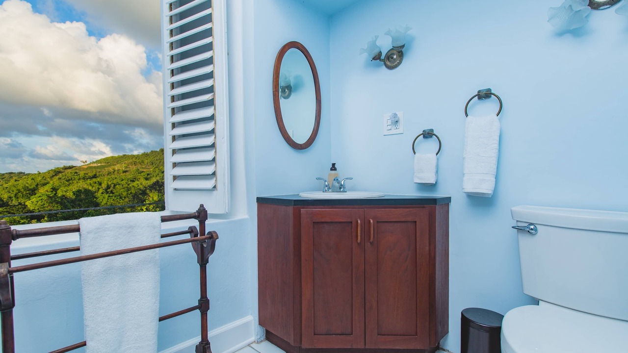 Photo of Bathroom in Estate Sprat Hall