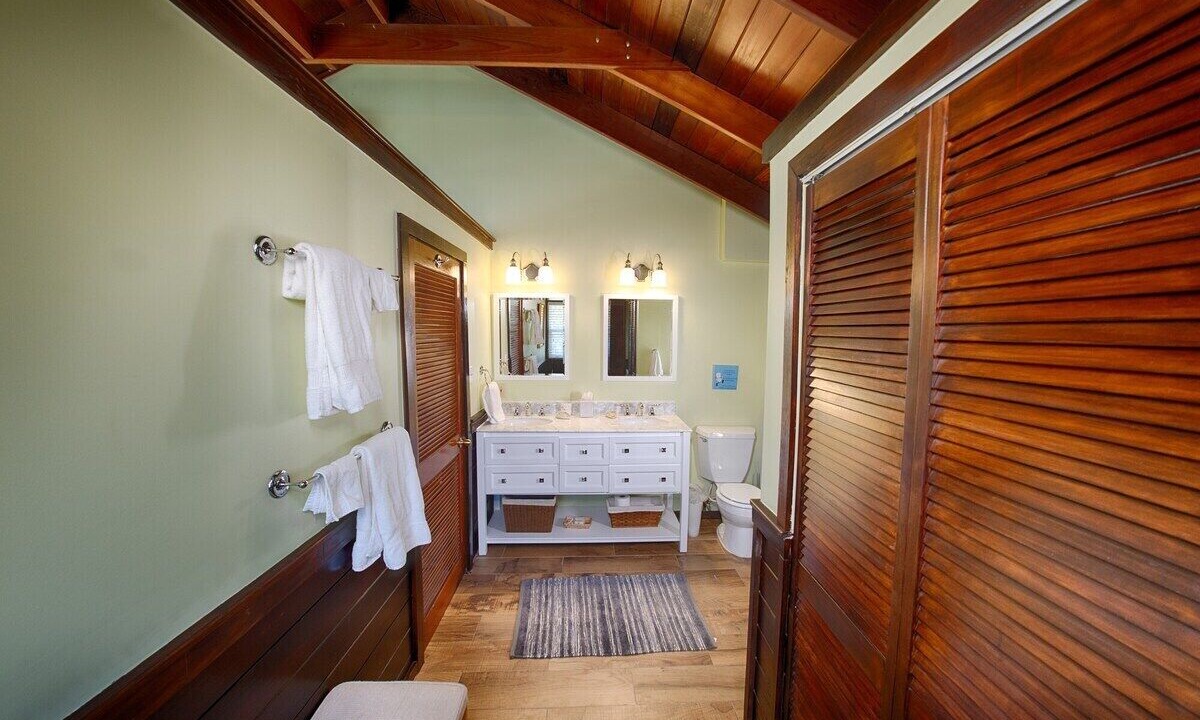 Photo of Bathroom in Great Cruz Bay