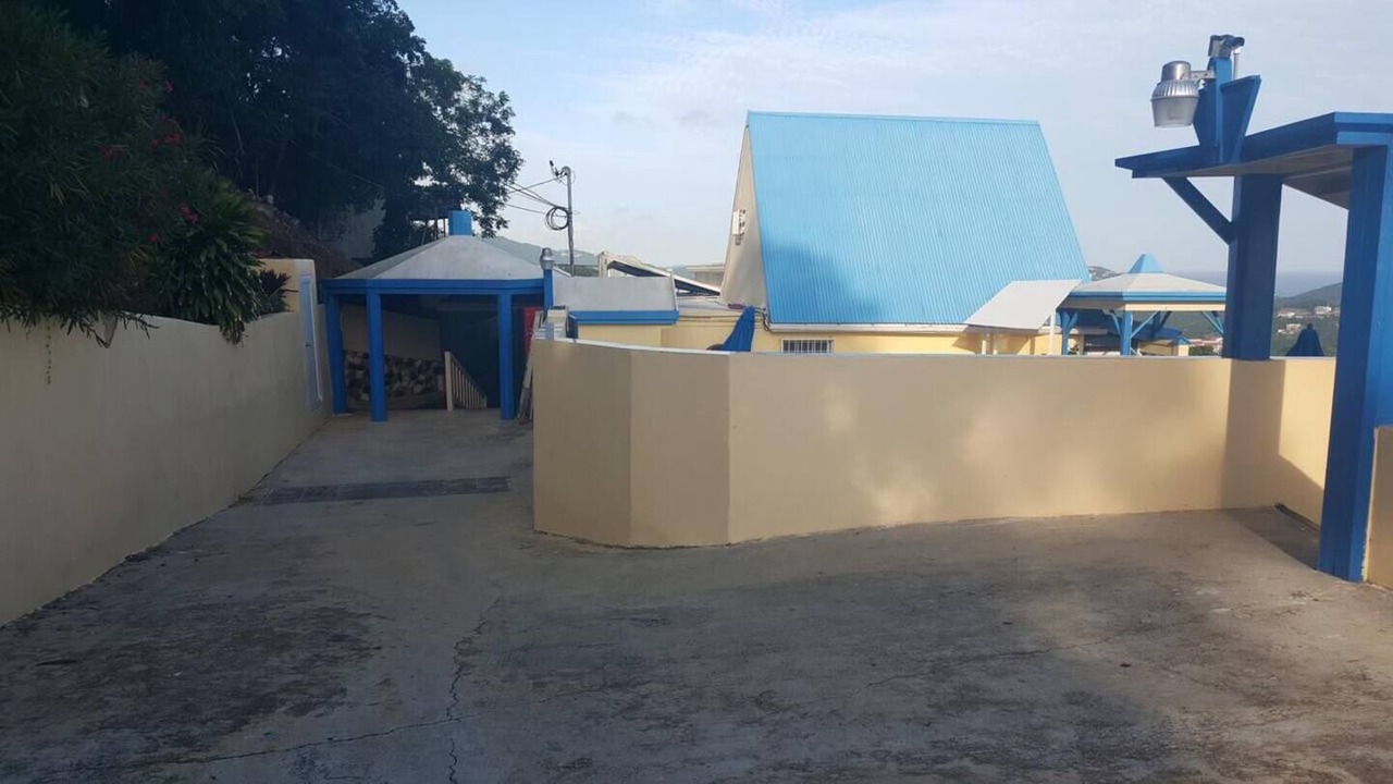 Photo of Outdoor in Estate Lower John Dunko