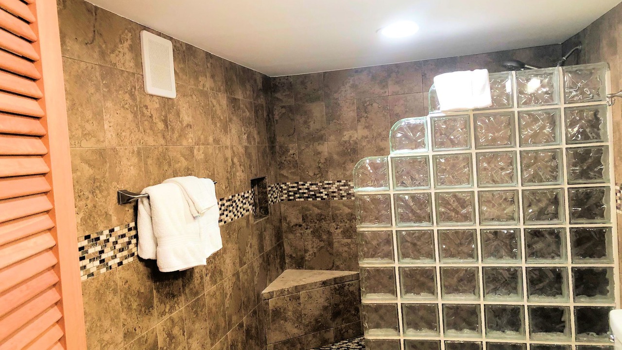 Photo of Bathroom in Estate Golden Rock