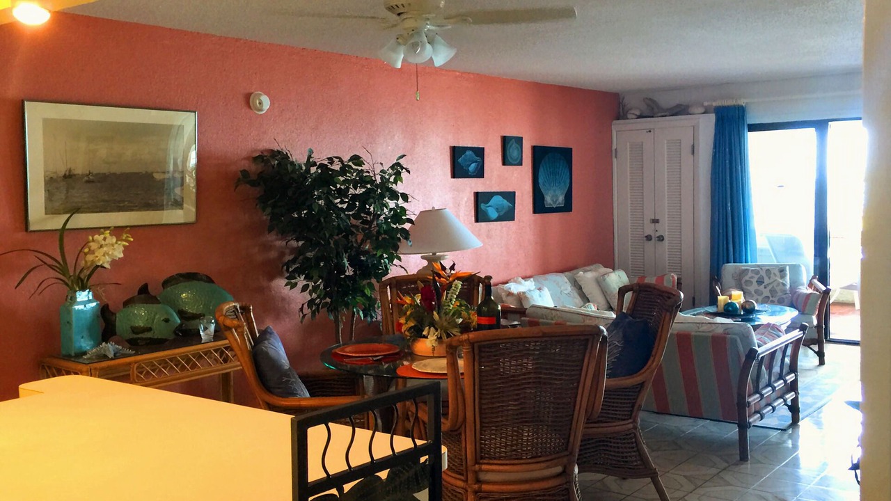Photo of Livingroom in Estate Golden Rock