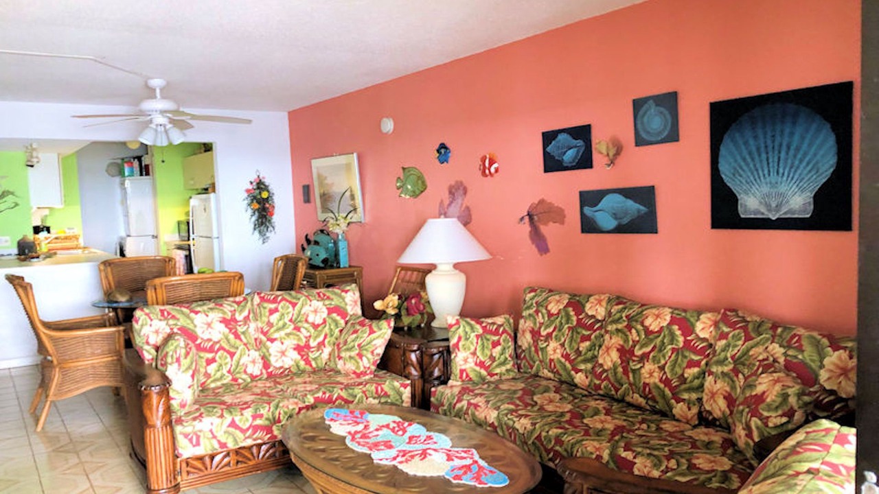 Photo of Livingroom in Estate Golden Rock