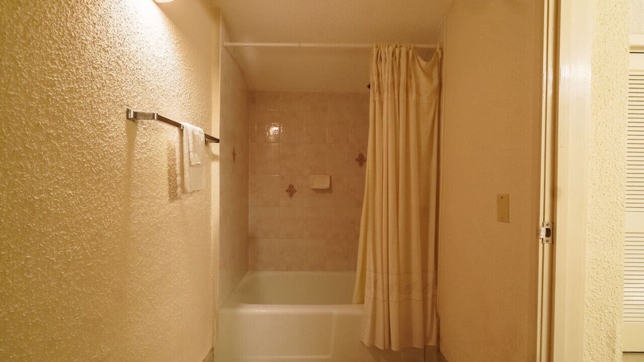 Photo of Bathroom in Estate Golden Rock
