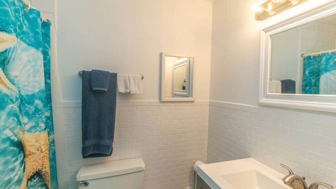 Photo of Bathroom in Estate Golden Rock