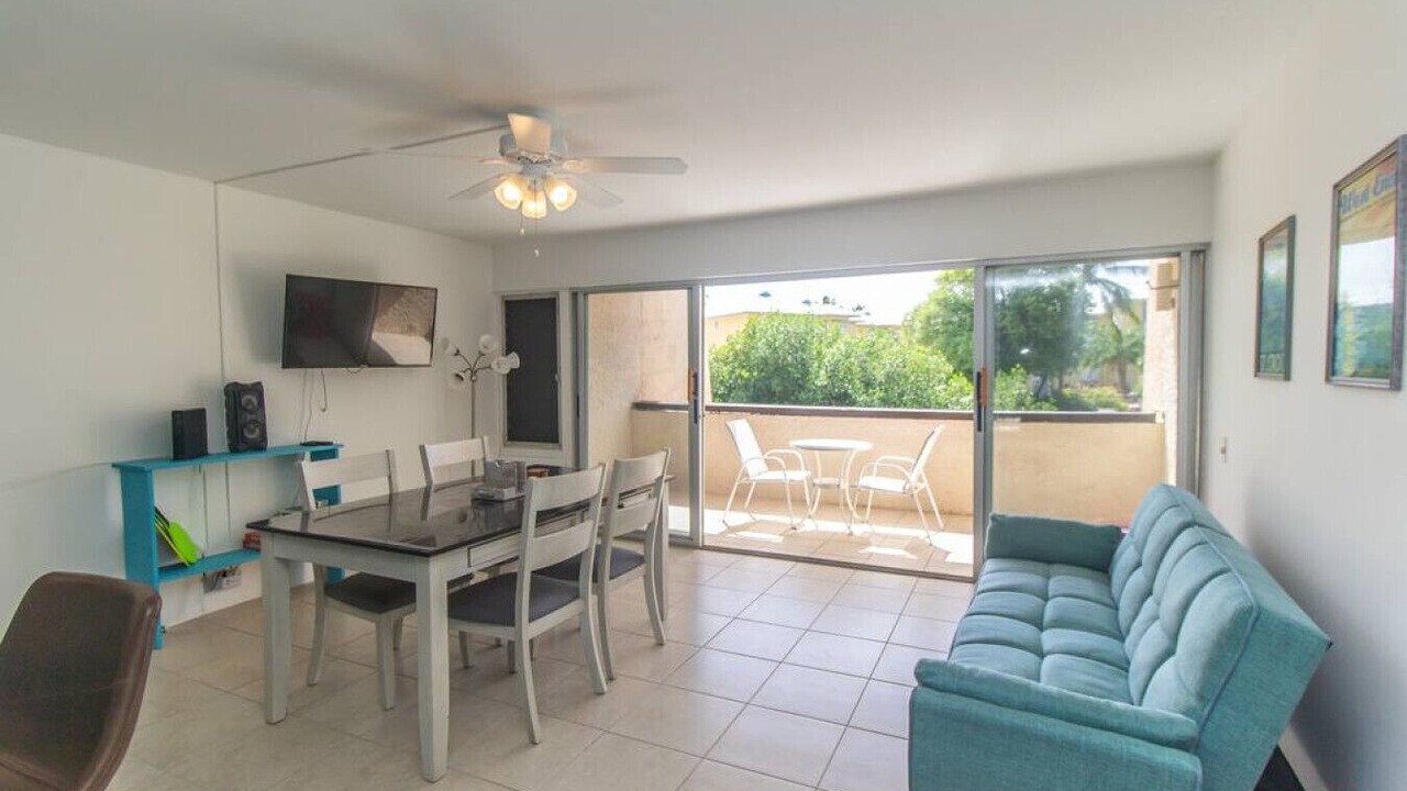 Photo of Livingroom in Estate Golden Rock