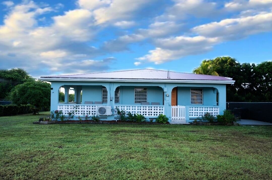 Photo of Outdoor in Estate Upper Love